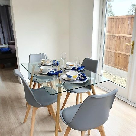 Spacious Beautiful And Warm Cottage With Parking Chelmsford Exterior photo